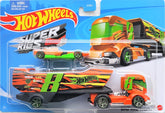 Hot Wheels Super Rigs Big Rig Heat With 1 Hot Wheels 1:64 Scale Car for Ages 3 Years Old&Up (FKW92)